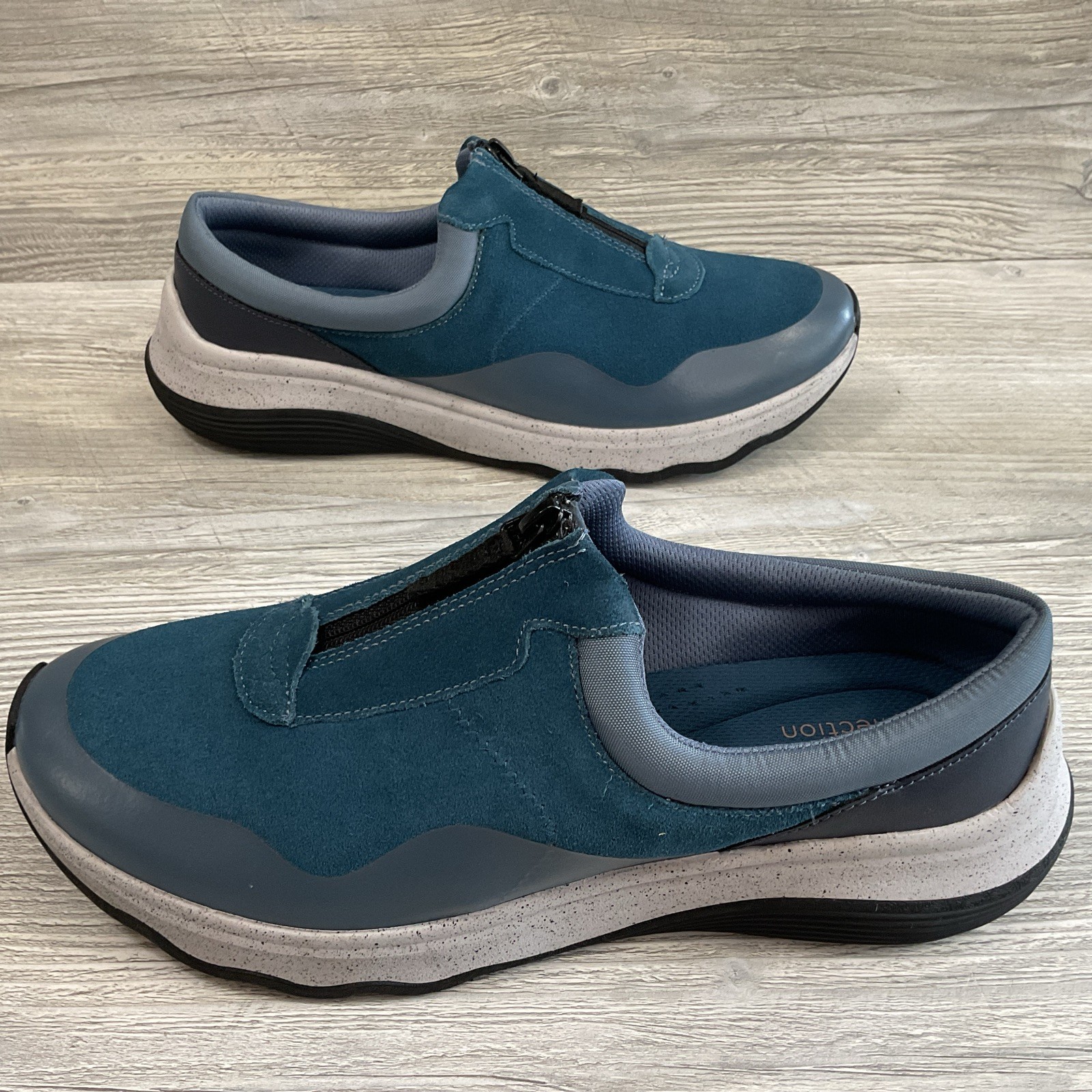Clarks Jaunt Way Casual Slip-on Sneaker Shoes Blue Suede Women’s Size 11 M NEW