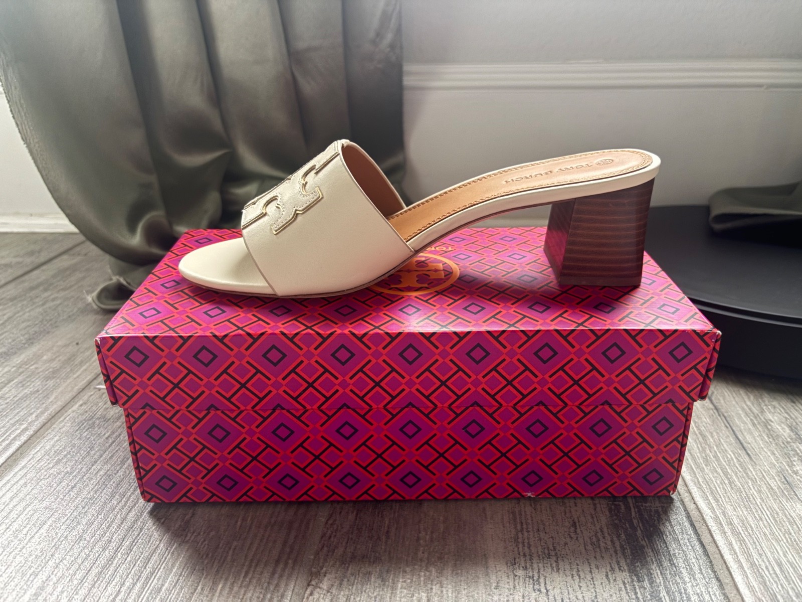 Tory Burch Ines Slide Textured Calf Leather/ Calf Leather Size 10.5