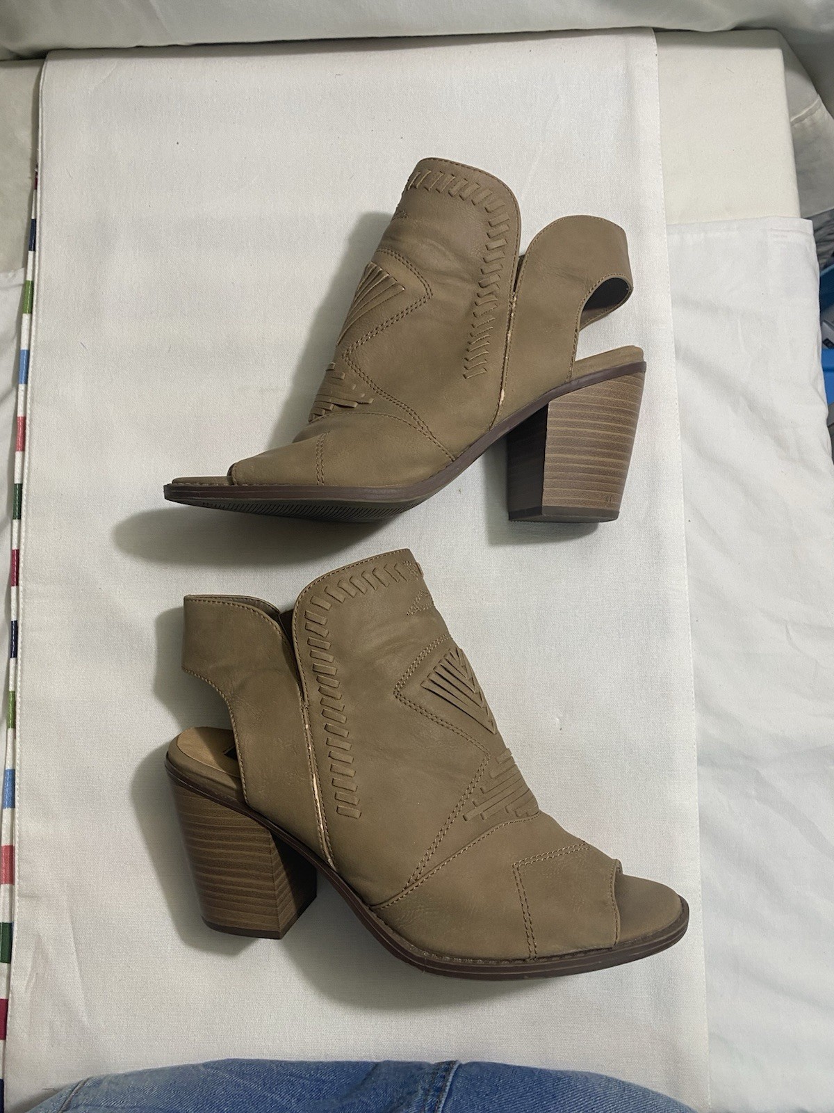 David Aaron Womens Peep Toe Bootie Heels Tan Western Size 9.5 Block Heel