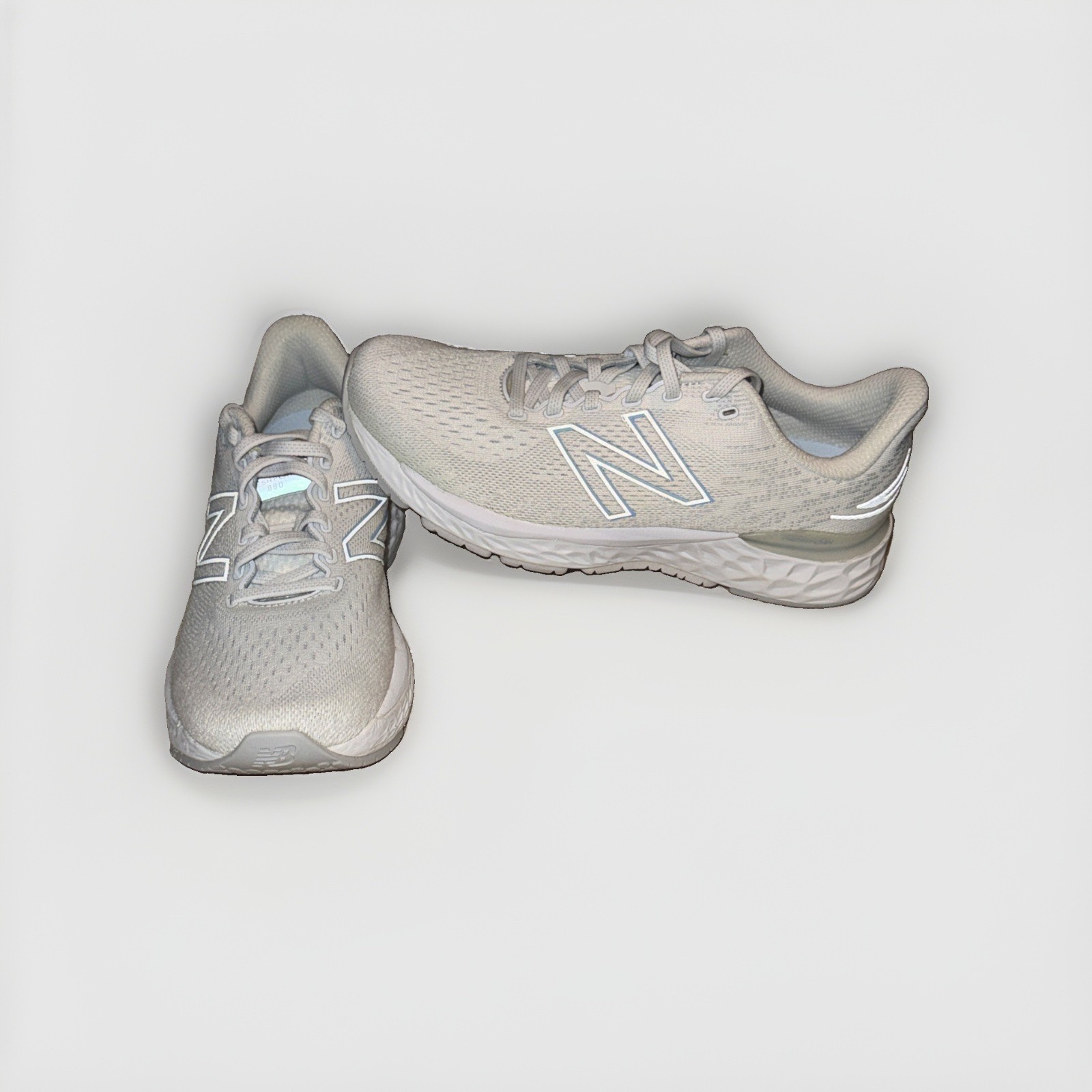 New Balance Fresh Foam 880v11 Arctic Fox White Women’s Size 9.5 B W880A11 NWOB