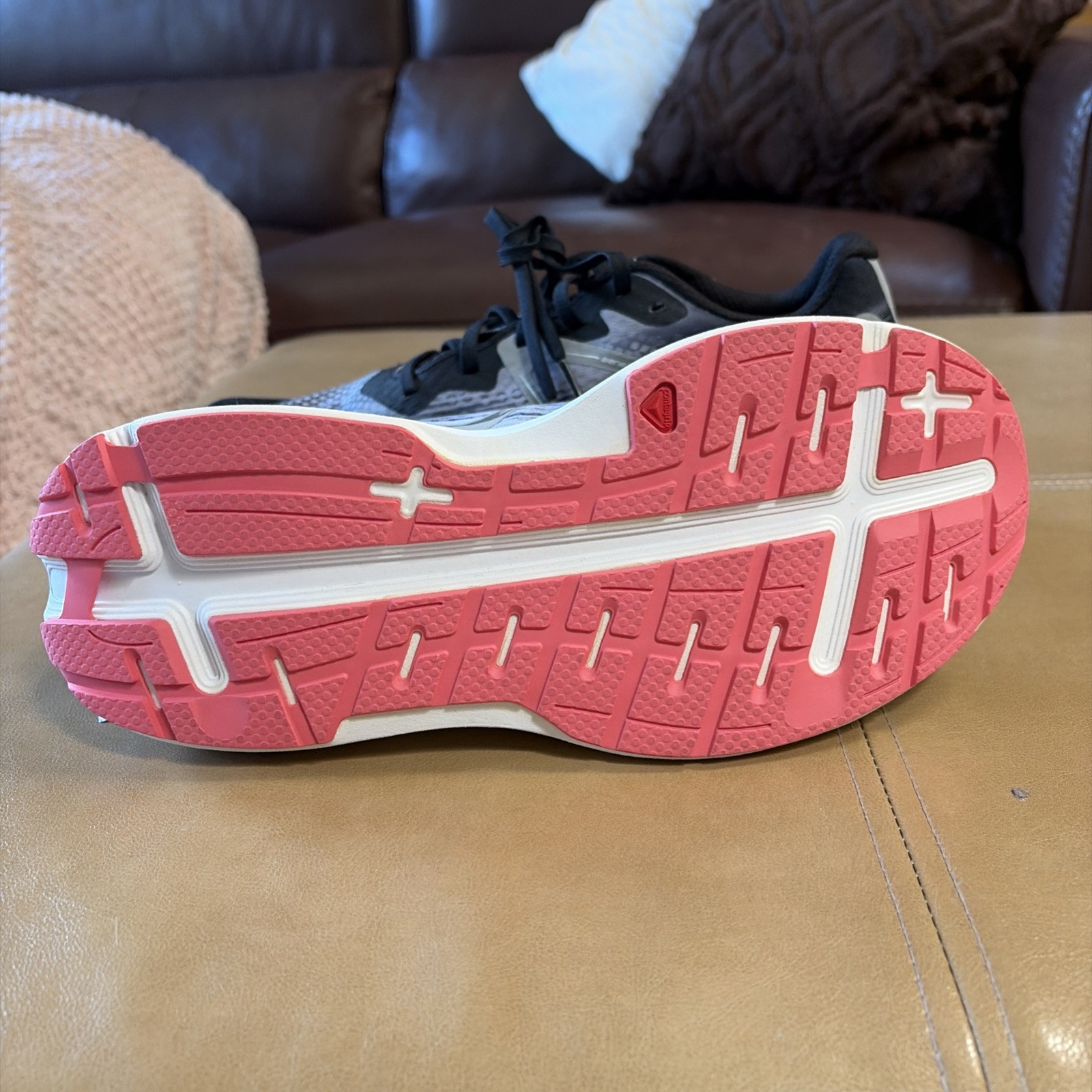 NWT Salomon Aero Glide Running Shoes Women’s Size 9