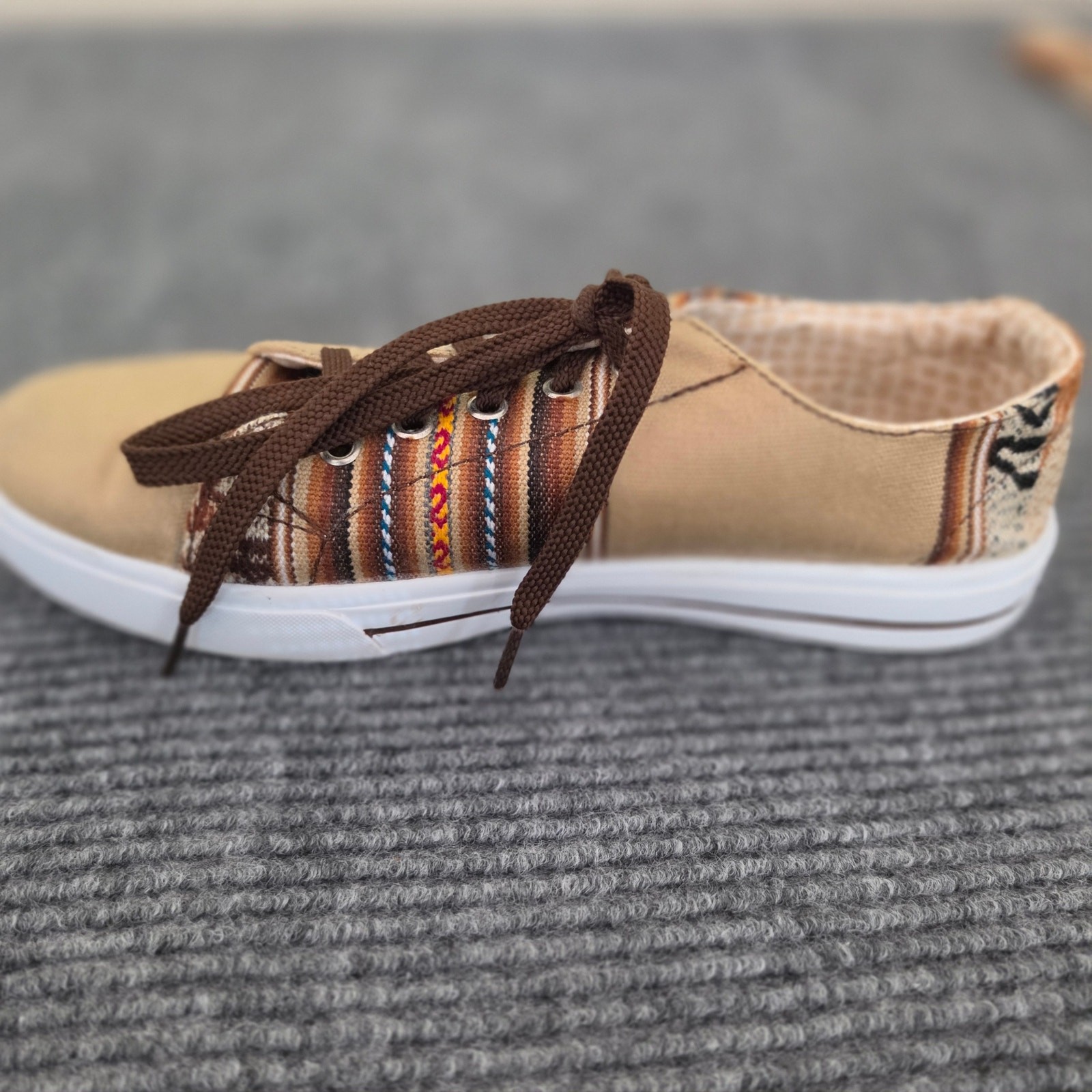 Inkkas Peruvian Low-Top Natural Multicolor Lace-Up Sneakers Women’s 10/Men’s 8