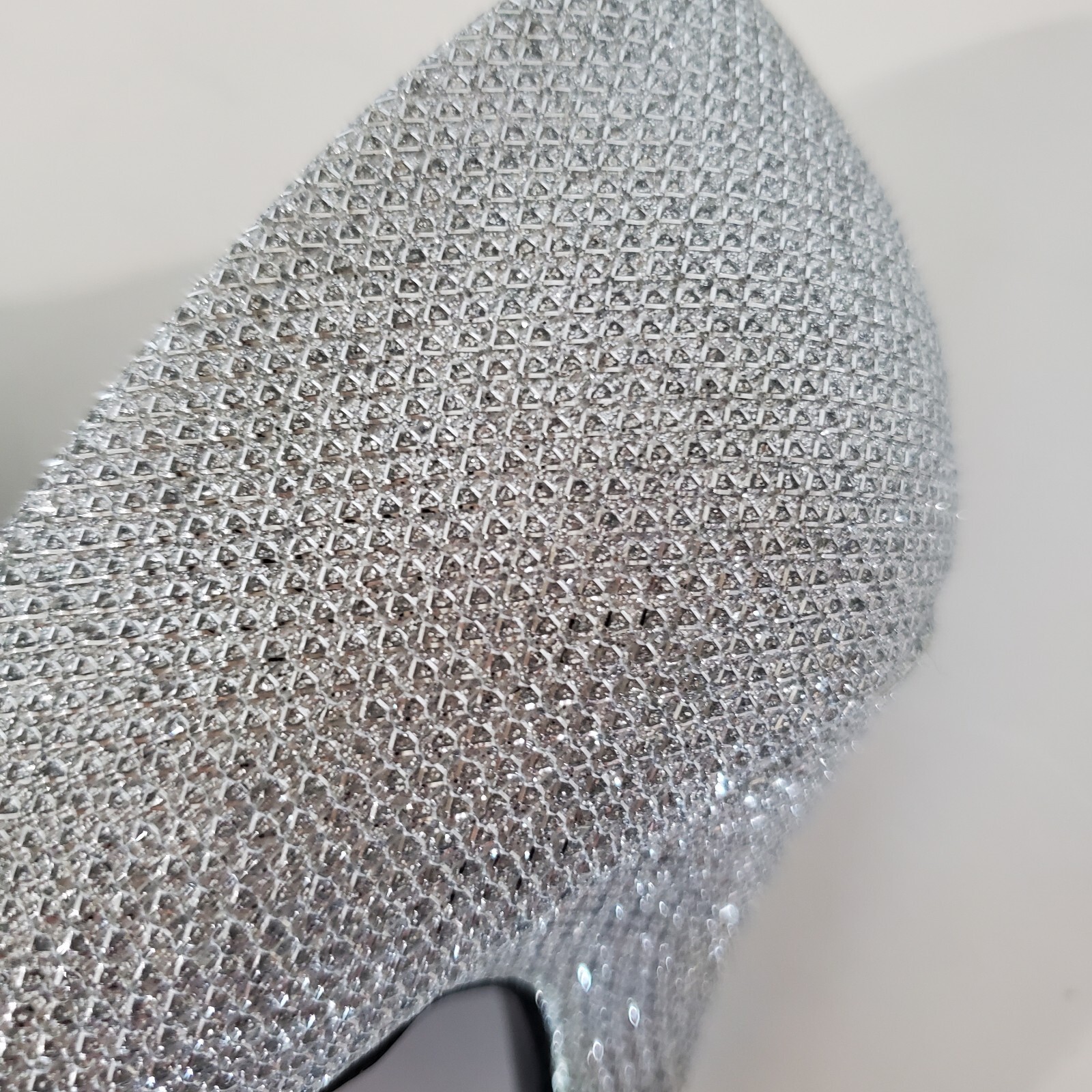 Sparkly Silver Sz 8 Slip On Pump Michaelangelo 3.5″ Heel David’s Bridal AROBIN23