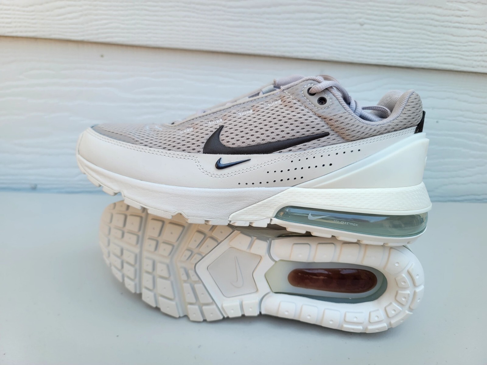 Size 10 WOMEN’S Nike AIR MAX PULSE FD6409 005