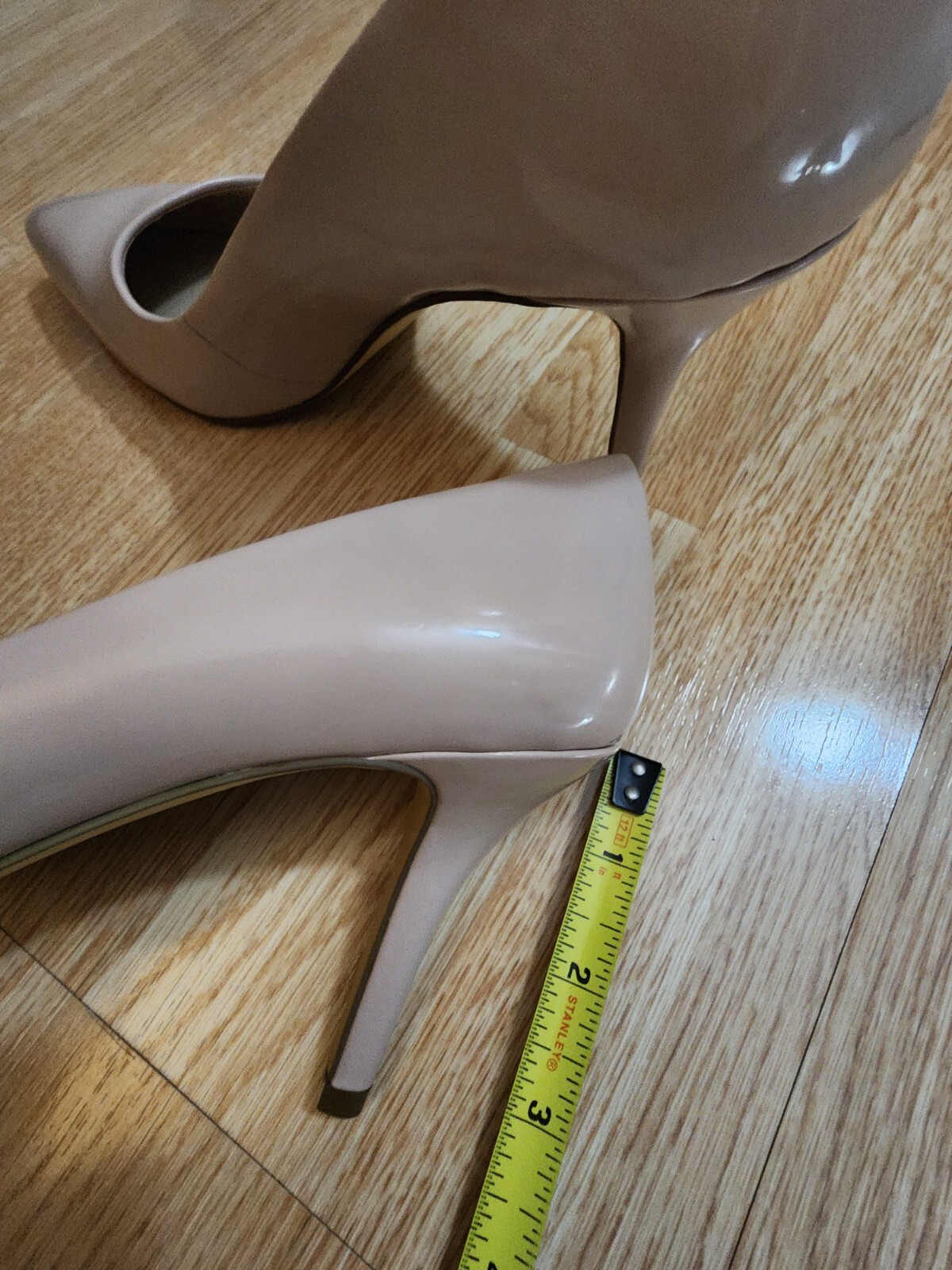 BCBGeneration size 8.5 pale pink nude pointed toe patent leather pumps heels