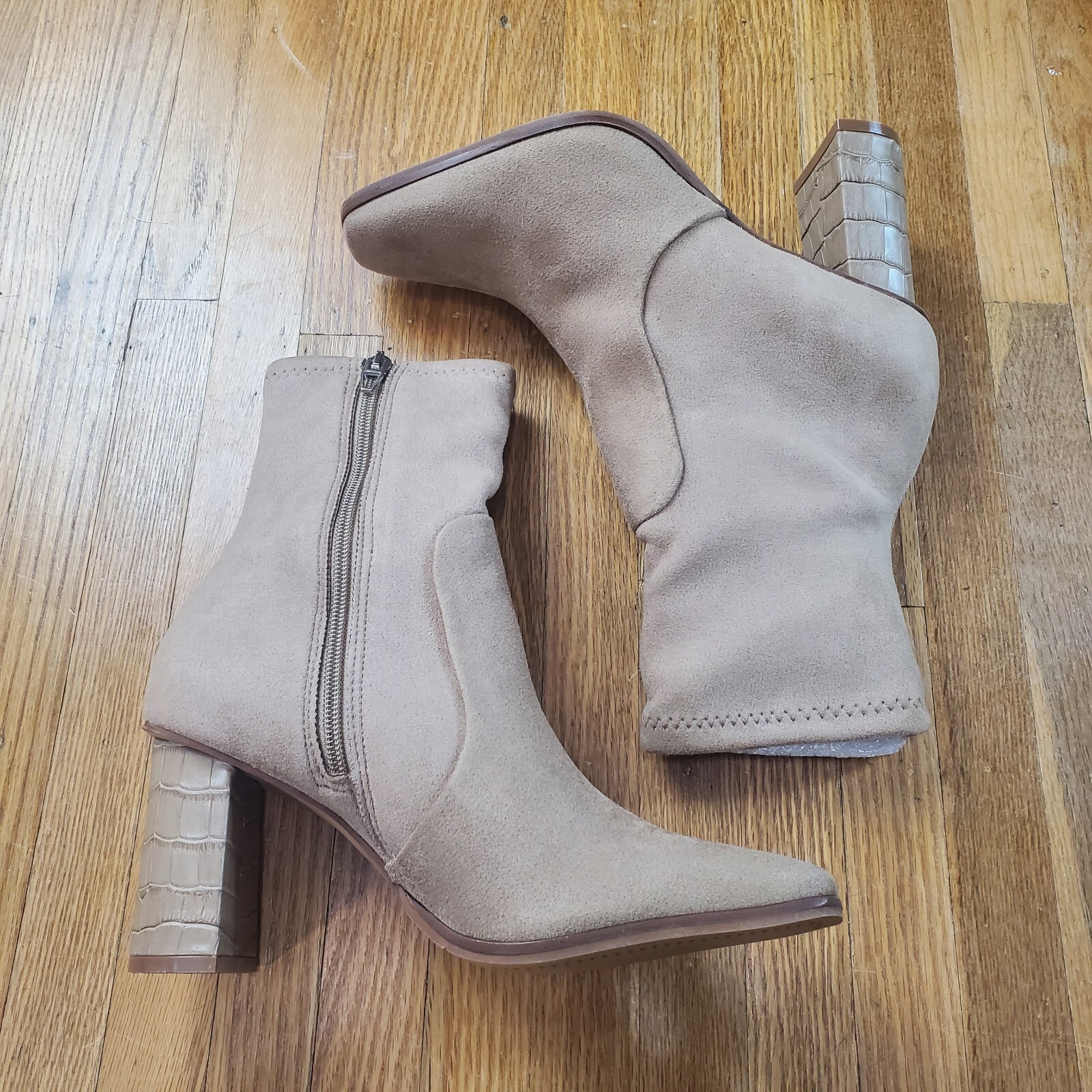 Dolce Vita Petya Boots Sz 8 Taupe Vegan Suede Ankle Booties Block Heel NWOB NEW