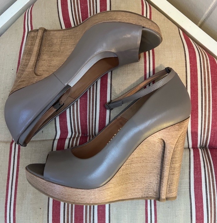 Maison Martin Margiela Taupe Peep-Toe Wood Wedge Heels Size 38 US 8