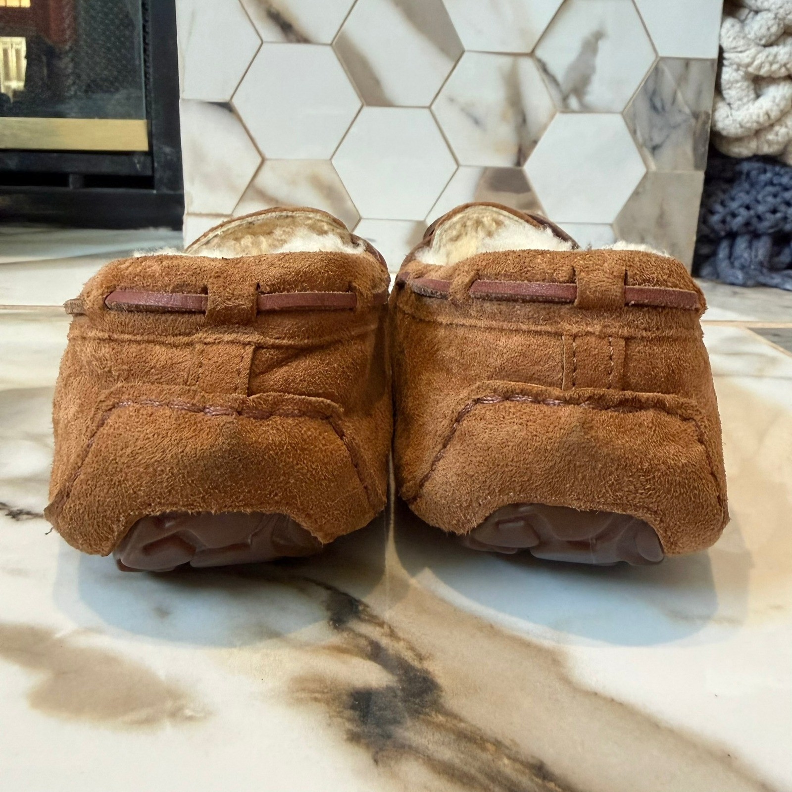 UGG Australia Dakota Chestnut Suede Sheepskin Moccasin Slippers Womens 8 5612