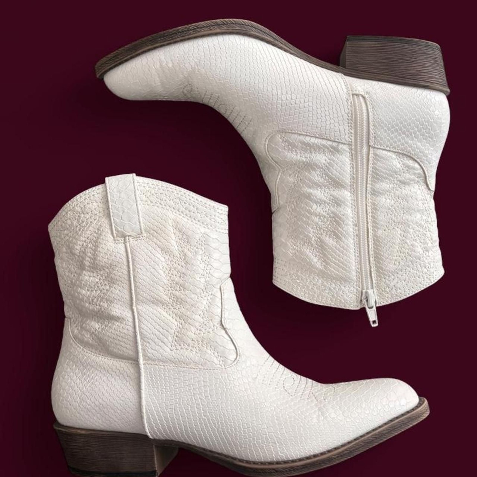Matisse Women’s White and Cream Boots