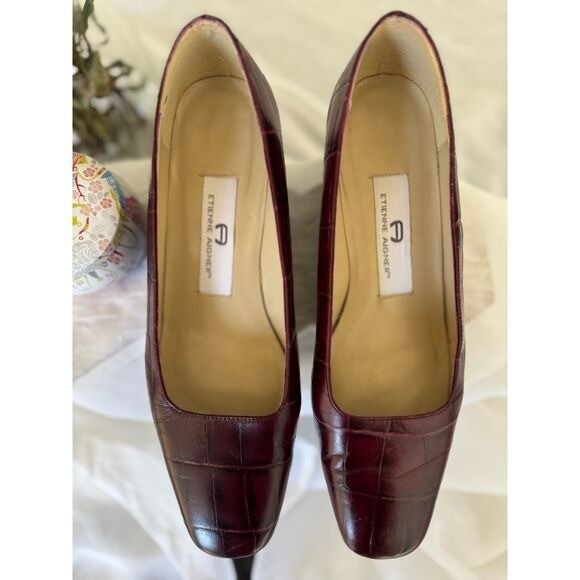 Etienne Aigner 7W Burgundy Croc Embossed Leather Block Heel Pumps Dark Academia