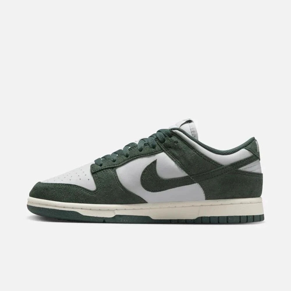 NWOB Women’s Nike Dunk Low Shoes Green HJ7673-002 Sz 6