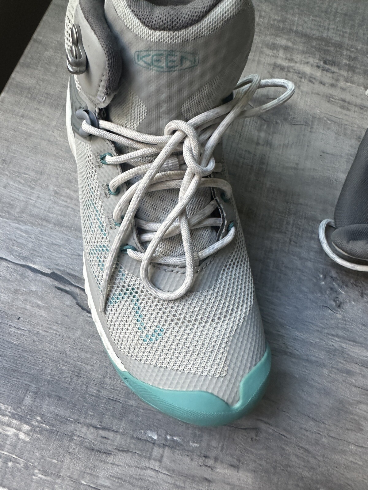 KEEN Nxis Evo Mid Height Waterproof Size 7 US Women’s Hiking Boots