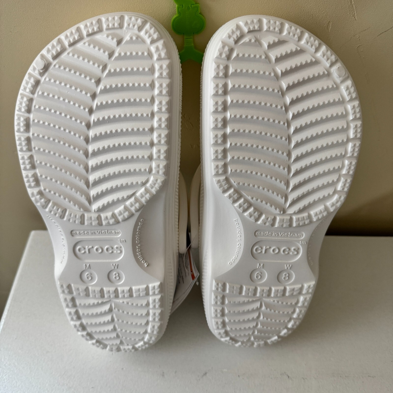 Crocs 205969 Unisex Baya Lined Clogs, White/Light Grey Men 6 Women 8