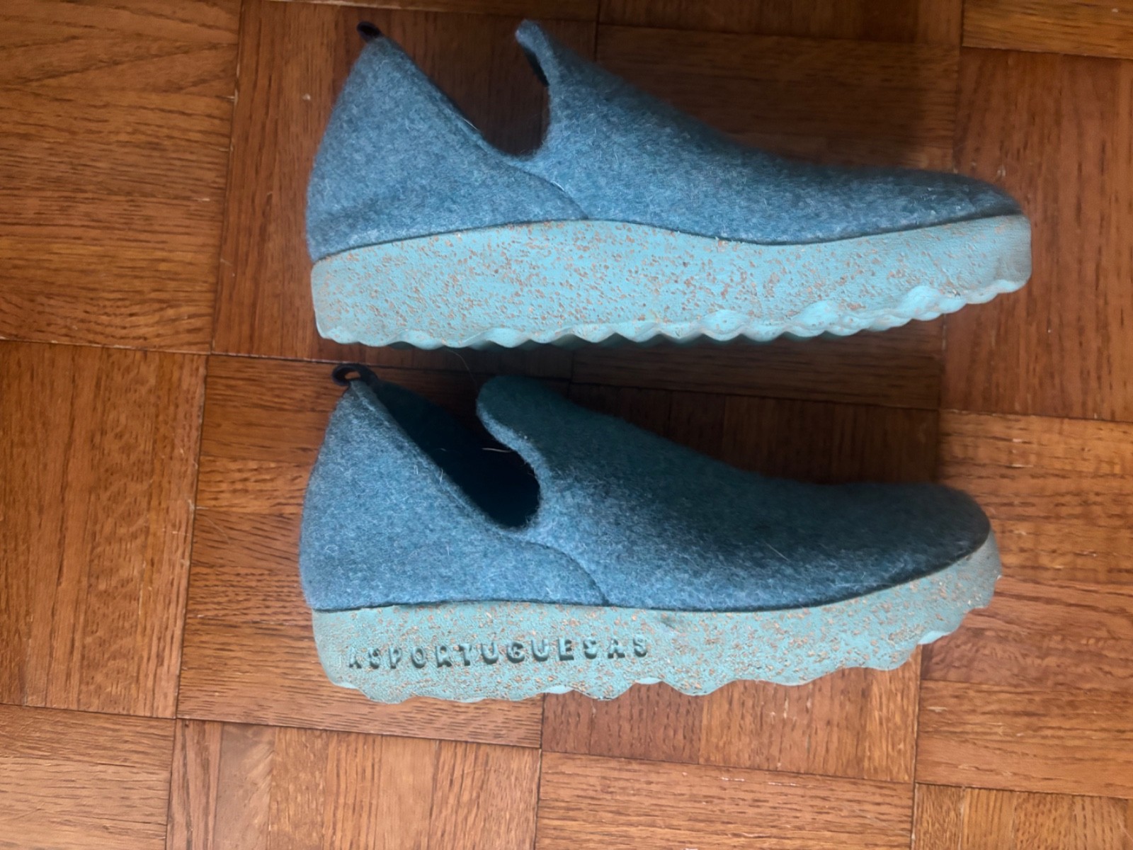 Asportuguesas eco-friendly size 37, featuring a unique geome