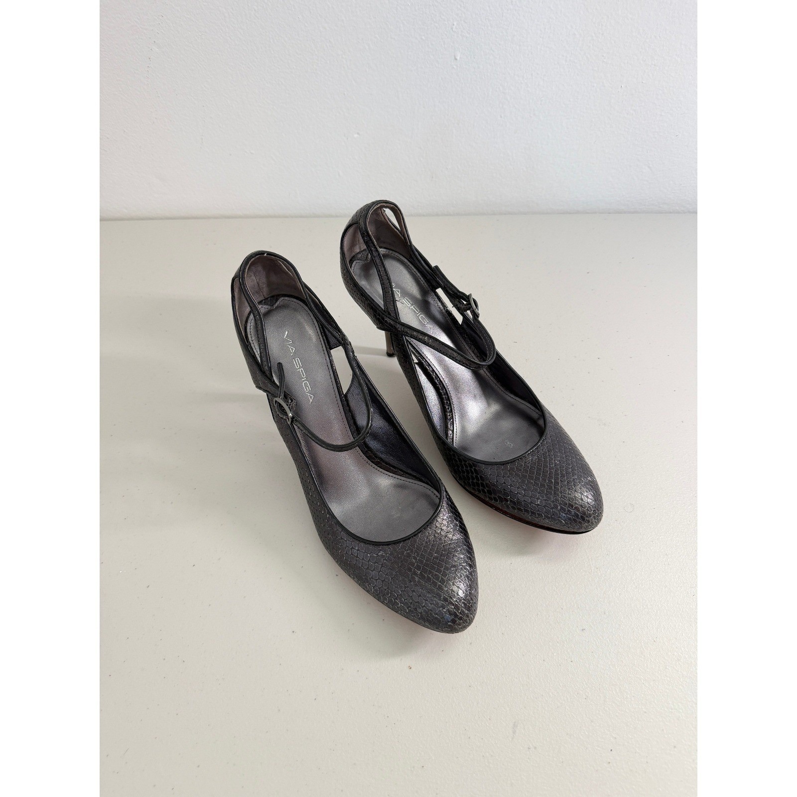 Via Spiga Grey Snakeskin Embossed Leather Mary Jane Pumps Metallic Heel 10M