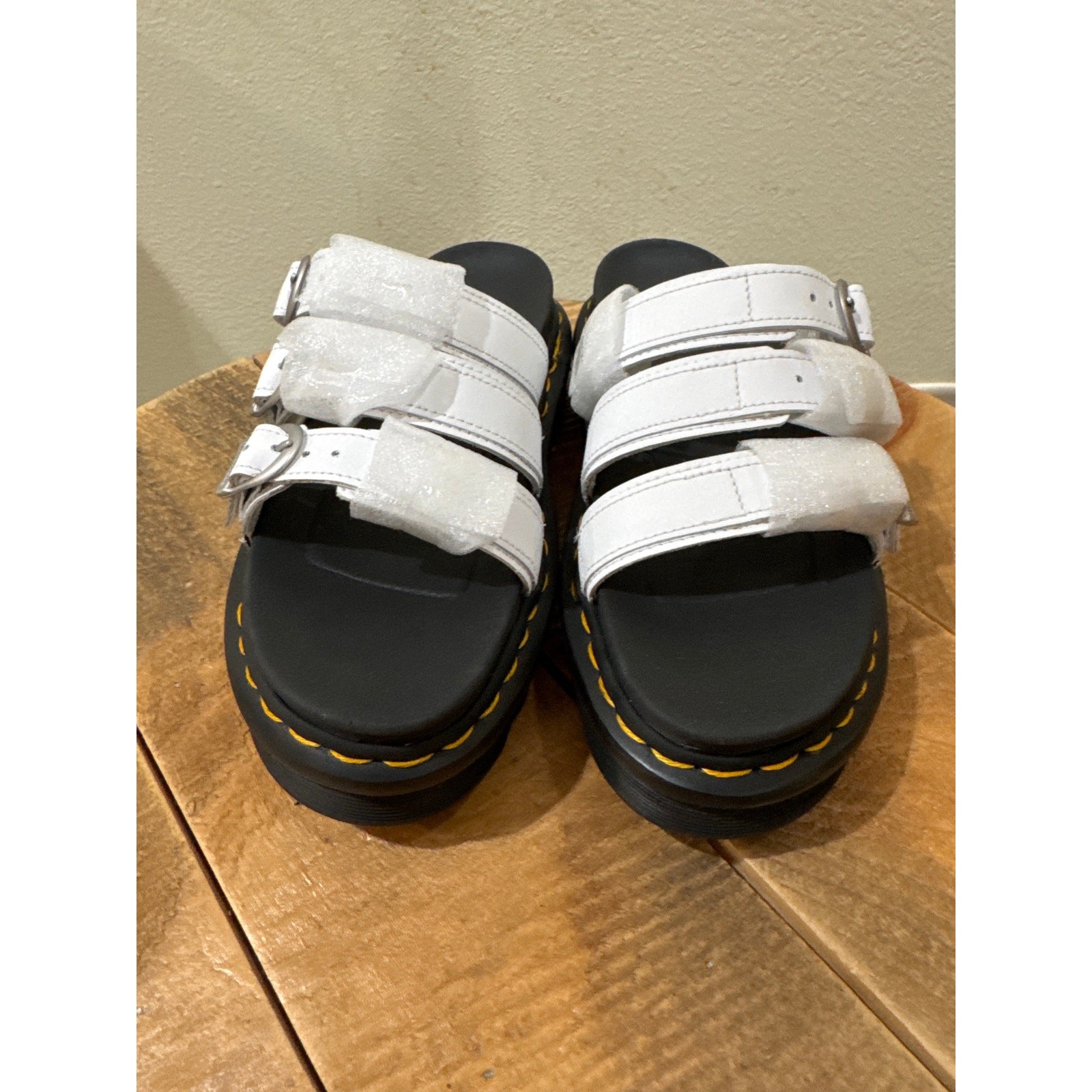 Womens Dr. Martens Blaire platform White Leather Slide Sandals white size 7 new