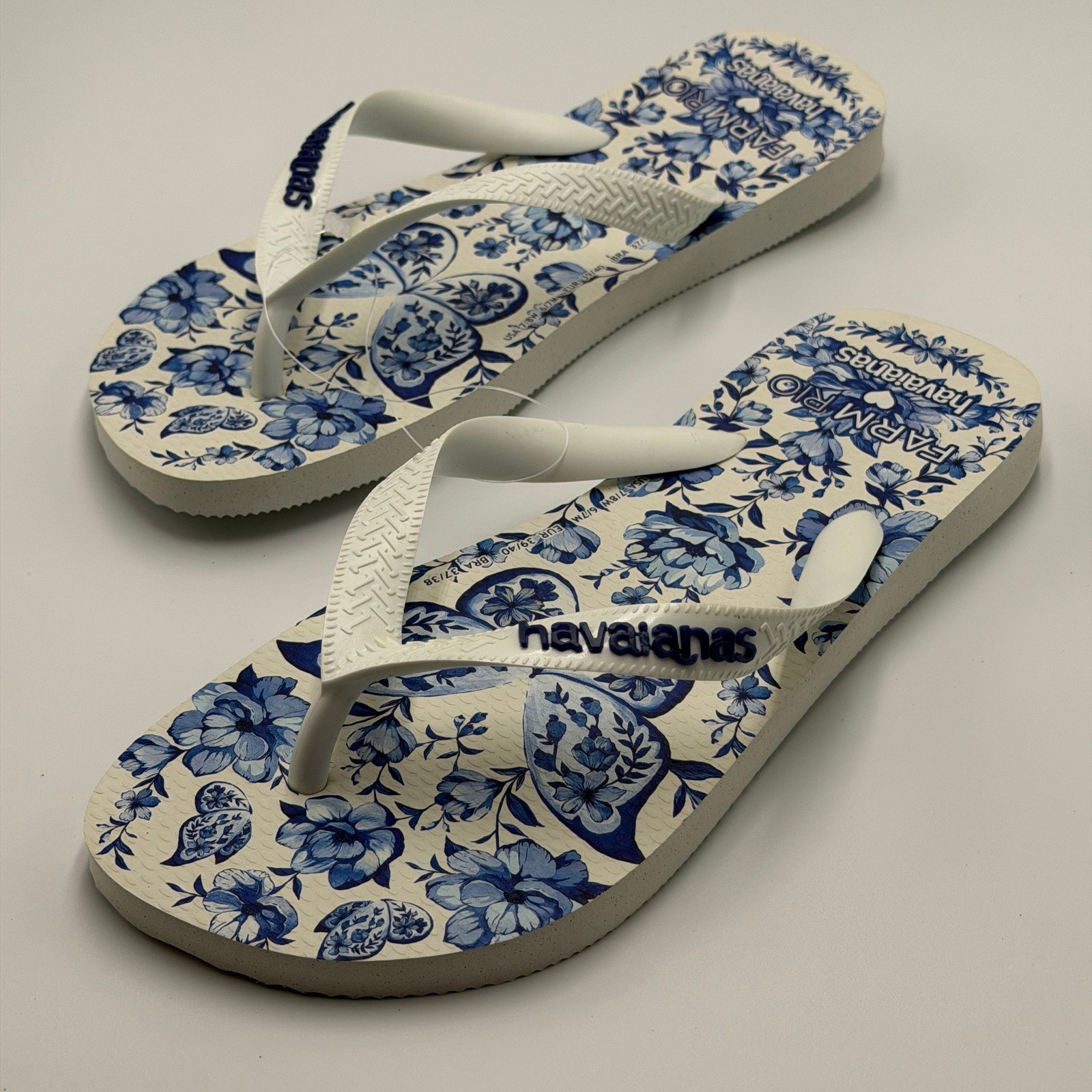TPPR0061 | W’s 7/8 | Farm Rio x Havaianas flip flops / sandals