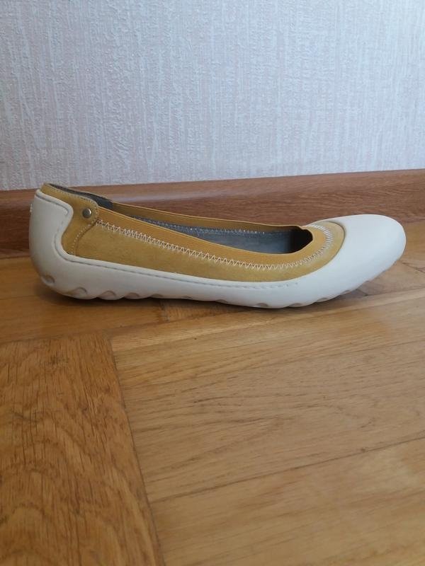 womens clarks heels yellow suede 37