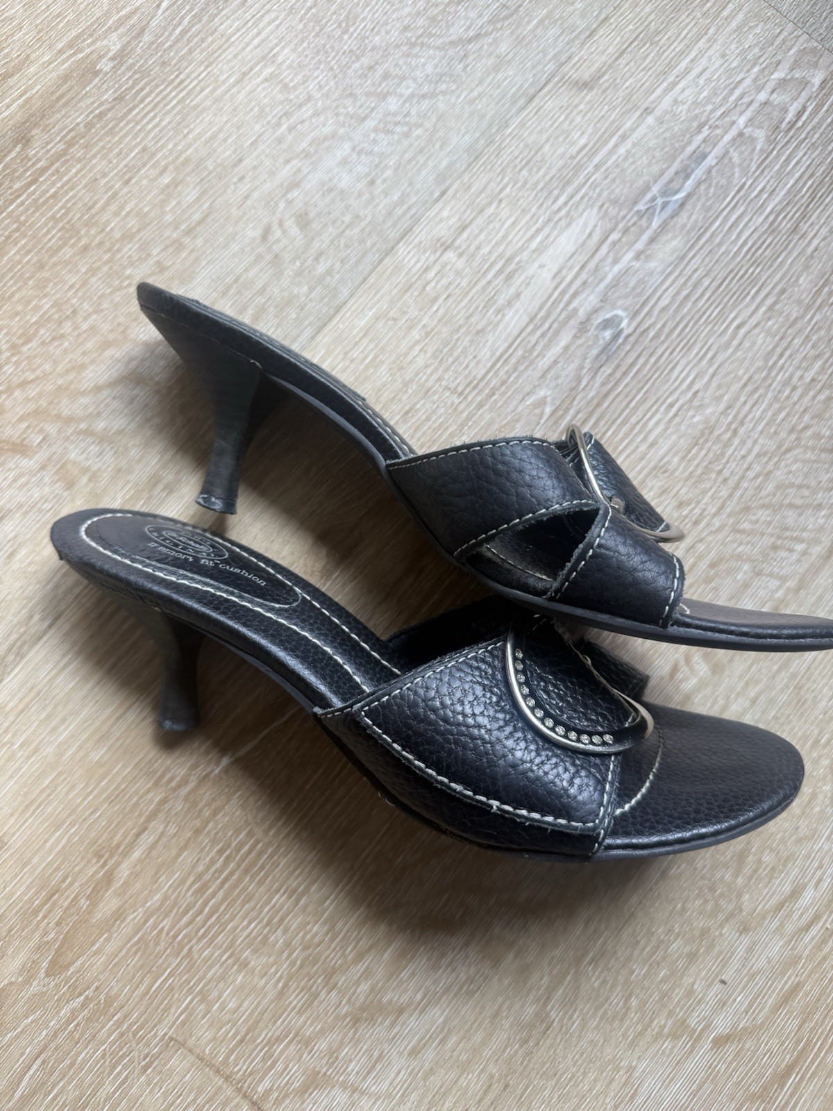 Rare Dr. Scholl’s Women’s Black Leather Buckle Kitten Heels US 8.5 M