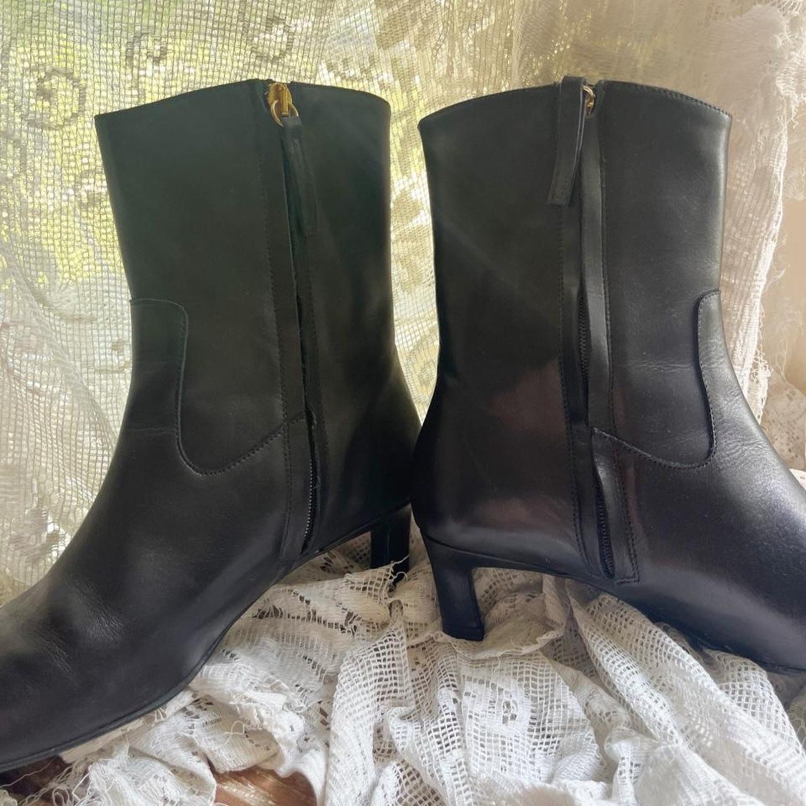Modern Alohas Black Nash Leather Zip Up Short Kitten Heel Ankle Boots Size 8
