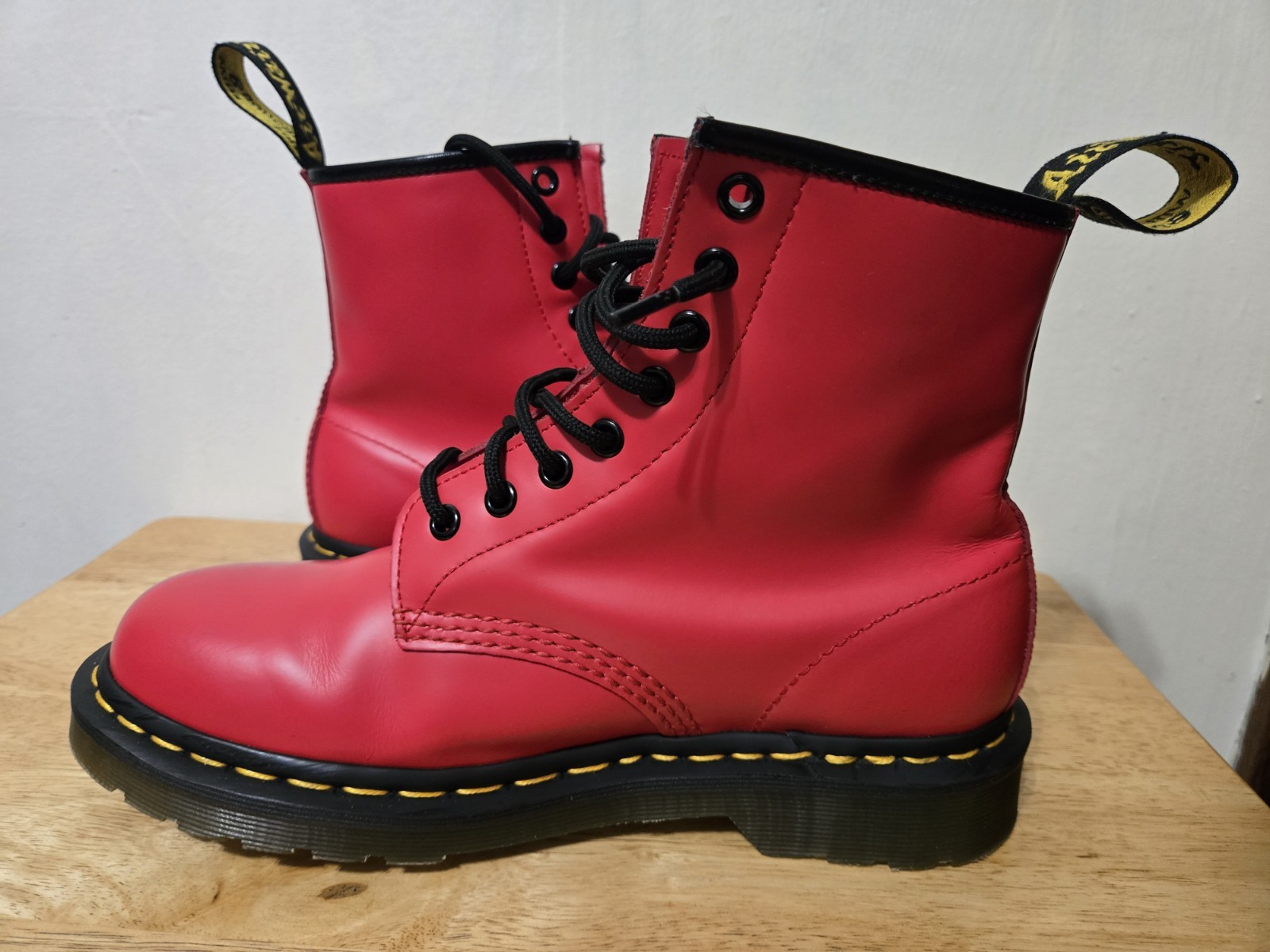 Dr. Martens Smooth Red 1460 Boots Women’s Sz 8 EU 39 Excellent Cond. Doc Martens