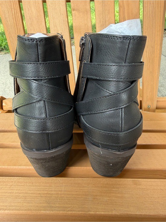 Yellow Box Lania Black Ankle Booties Size 9 Strappy Ring Accent Low Block Heel