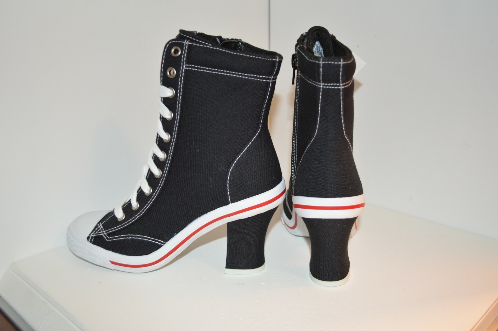 Predictions High HEEL SNEAKERS Black WHITE Red Lace Up ZIPPER Stripe SHOES 5 5.5