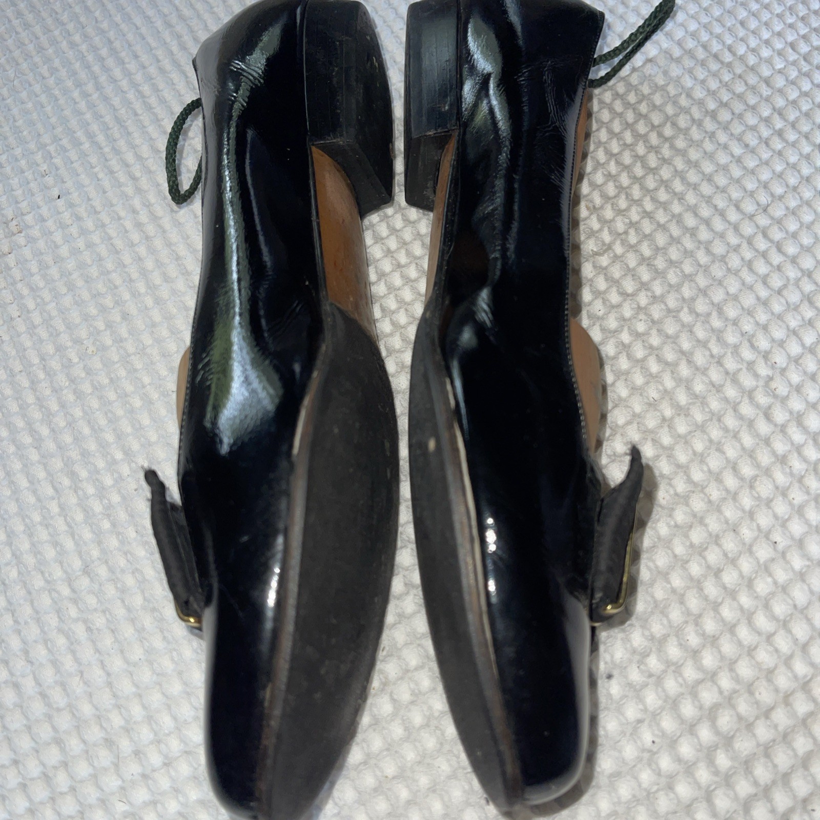 VINTAGE SALVATORE FERRAGAO PATENT LEATHER FLATS WITH A SUEDE DIVIDED BOW 9AAA