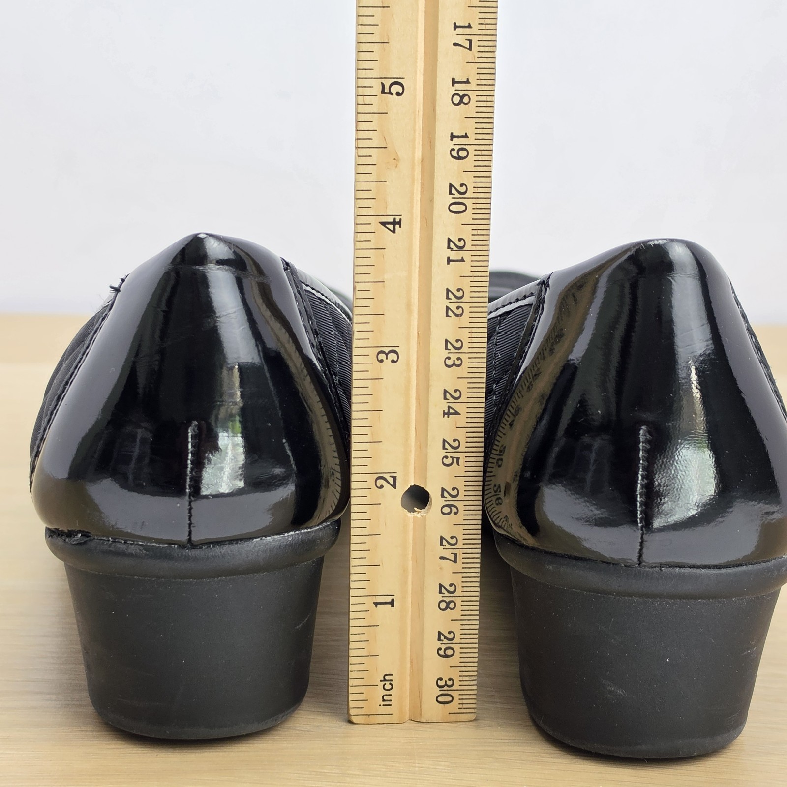 London Fog Womens 8M Black Quilted Pumps Low Wedge Heels Slip On Career Comfort