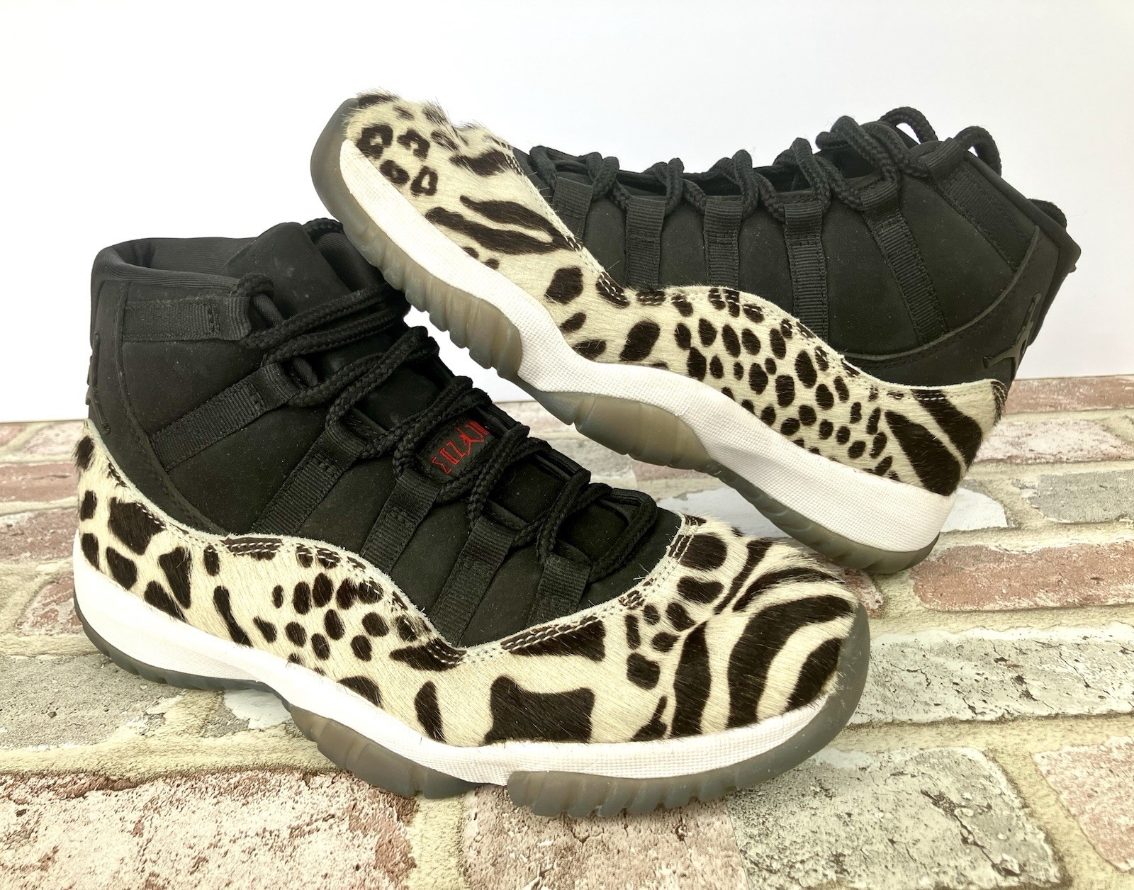 Women’s Nike Air Jordan 11 Retro Print Sneakers Size 9 Streetwear Athleisure