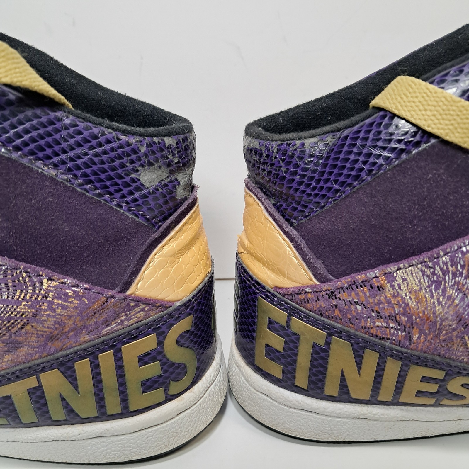 Vintage ETNIES High Top Skater Shoes Size 6.5 Ollie King, Purple & Gold