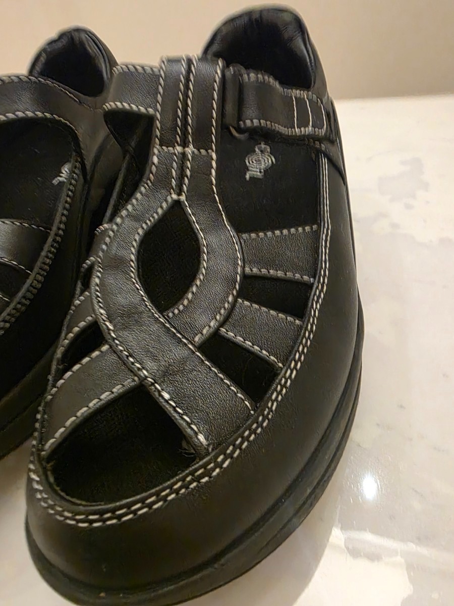 Z‑Coil Women’s Size 6 Black Covered Sandal – Mary Jane Style – Hardly Worn