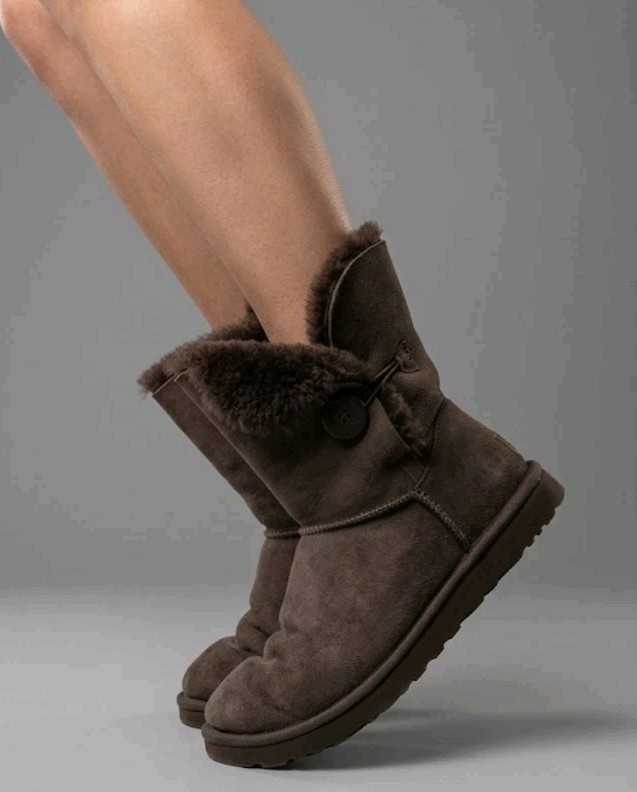 UGG Australia Bailey Button Boots Women’s Brown Sheepskin Winter 5803! Size 9