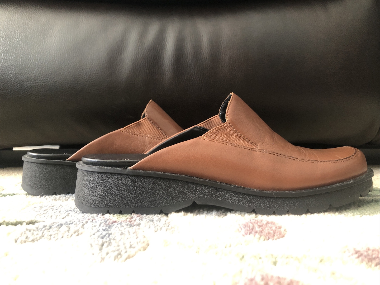 BARE TRAPS “Vision” Womens Brown Mules NEW Mismatched Sizes 7M Left 8M Right