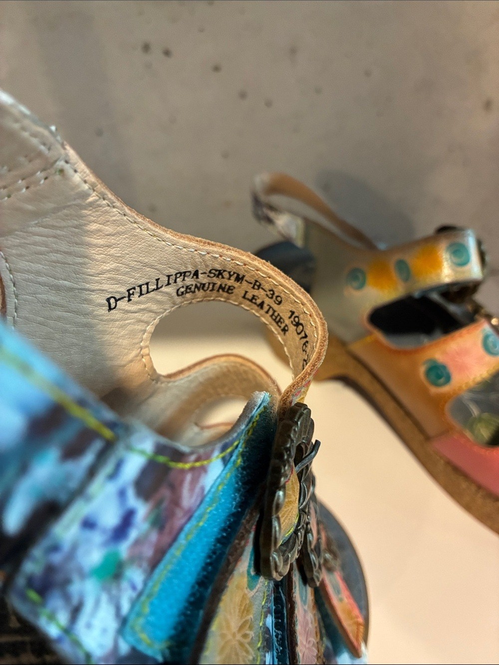 L’Artiste by Spring Step Fillippa Floral Leather Wedge Sandals Artisian- 39-8.5