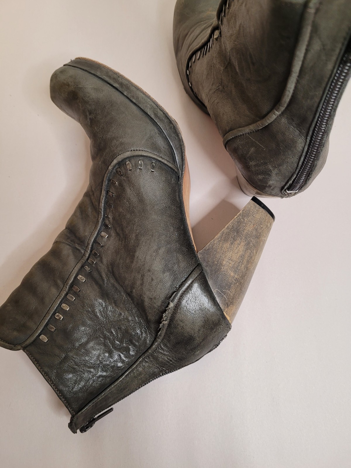 Calleen Cordero Studded Gray Leather Designer Heeled Boho Ankle Boots Size 7.5