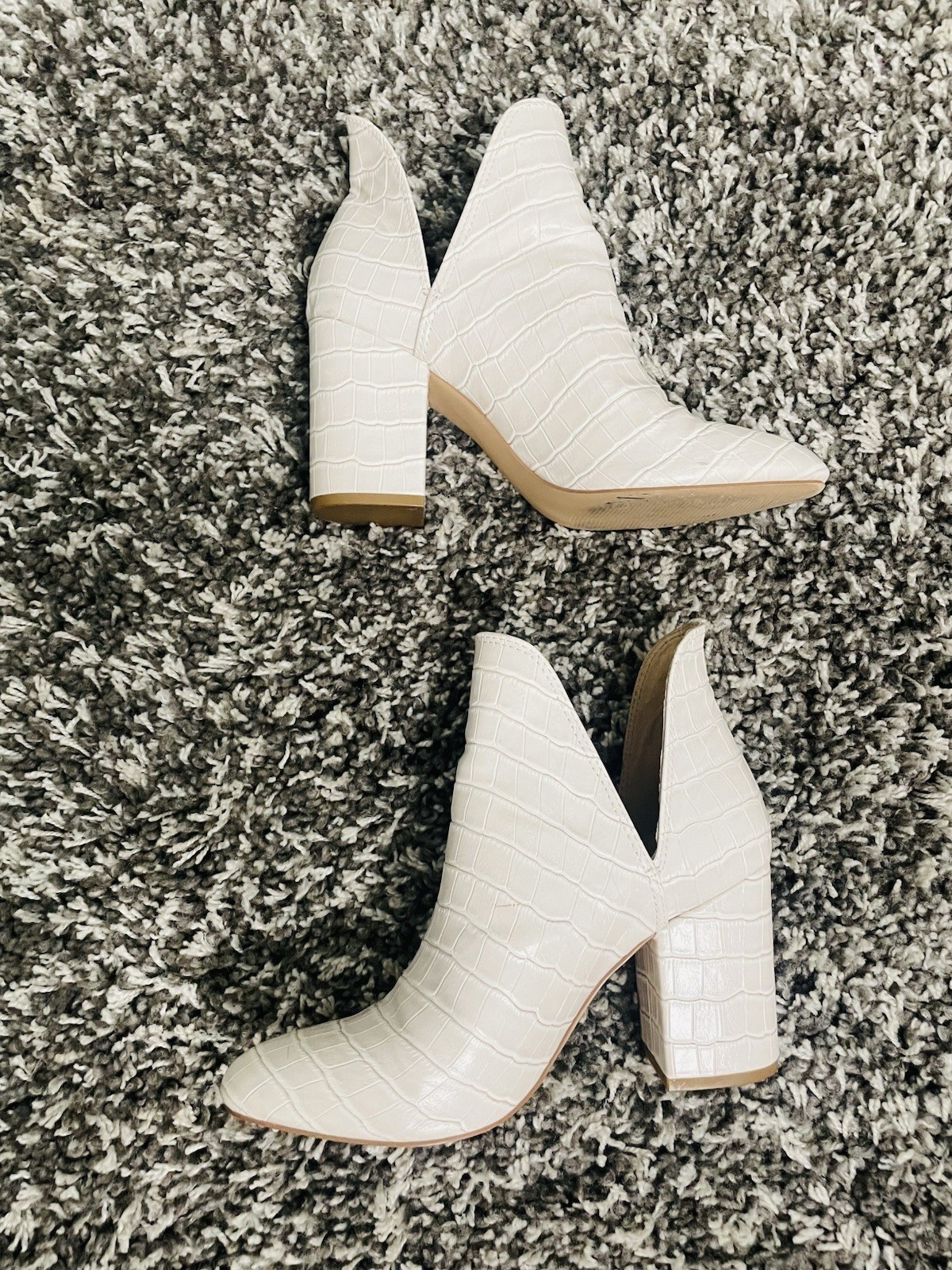 Steve Madden Rookie Off White Embossed Booties, Sz 8. Bone Crocodile