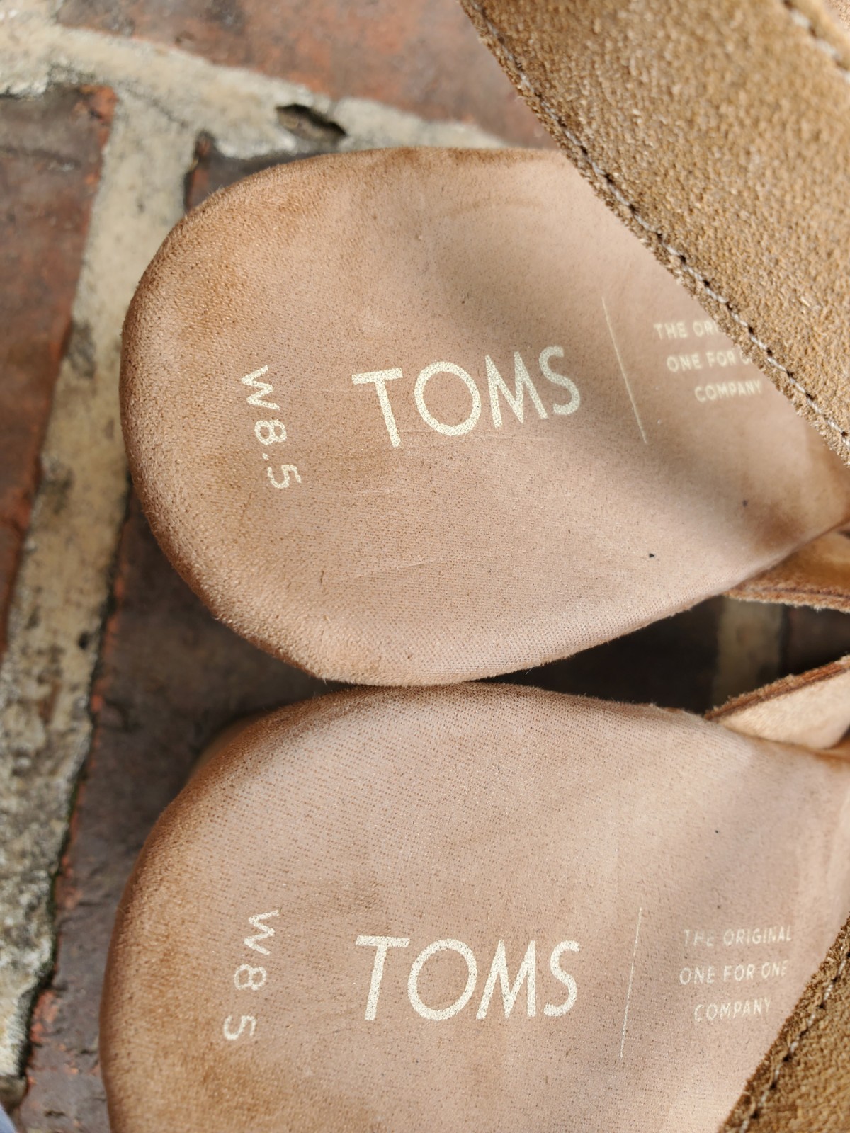 TOMS Ibiza Stiched Suede 3.5″ Heeled Sandal●Camel Colored●Good/Clean Cond●Sz.8.5