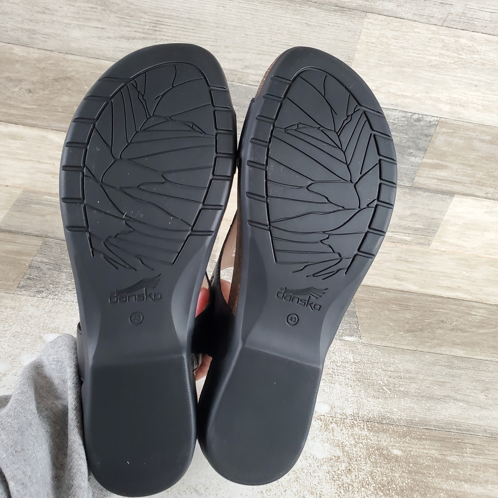 Dansko Reece Womens Sandal Sz 12.5 – 13 Black Waxy Burnished Leather Hook & Loop