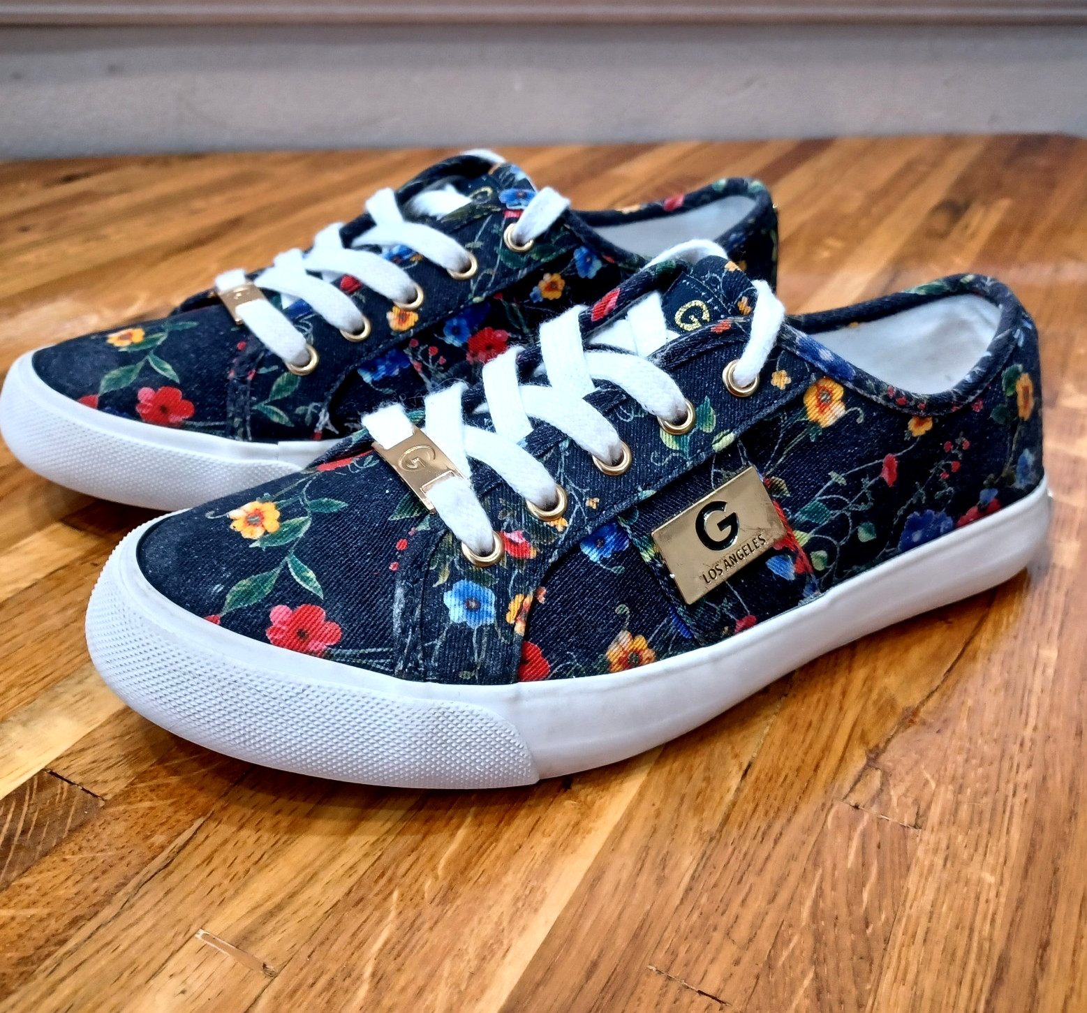 G by Guess GBG Los Angeles Backer Women’s Size 6.5 Navy/Floral Shoes