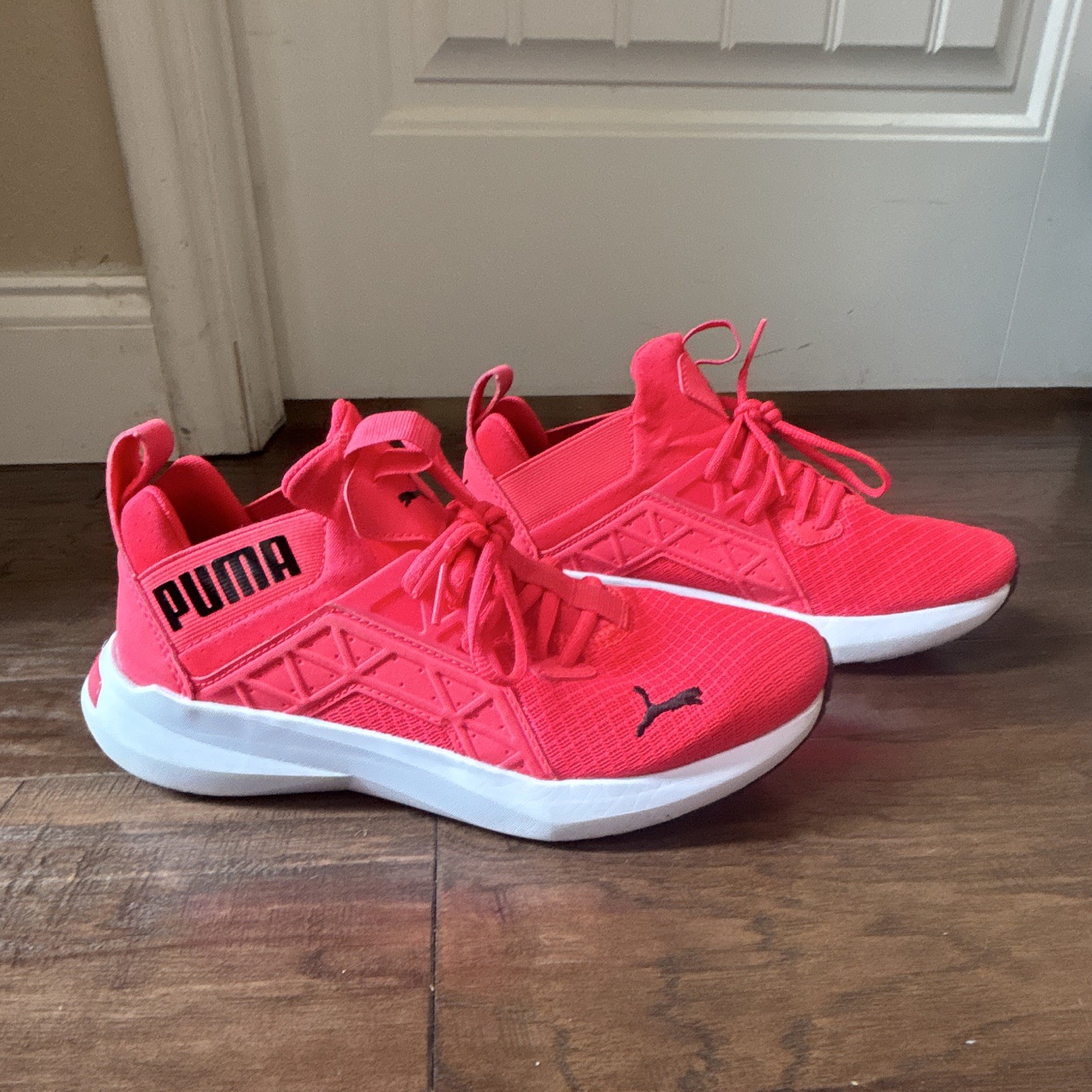 PUMA Softride Pink/White/Black Low Top Lace-Up Athletic Sneaker Rubber Sole