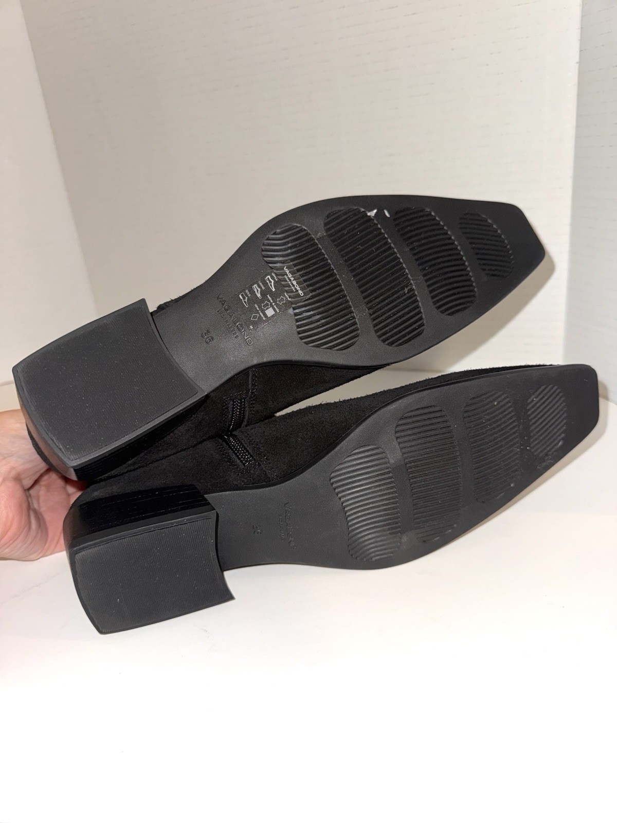 Vagabond Nella Suede Booties