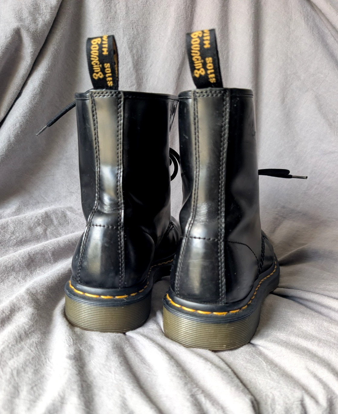 Dr. Martens 1460 Women’s Original Smooth Leather Lace Up Boots – Black, W8