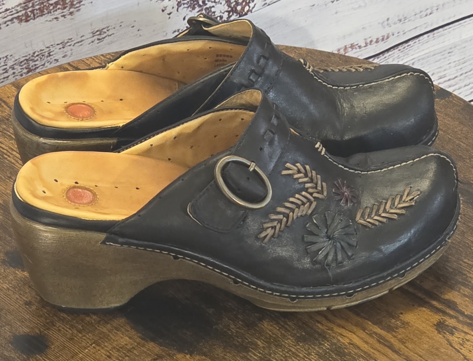 Clarks Structured Leather Mule Clogs Black Floral Embroidery Bohemian Retro 7M