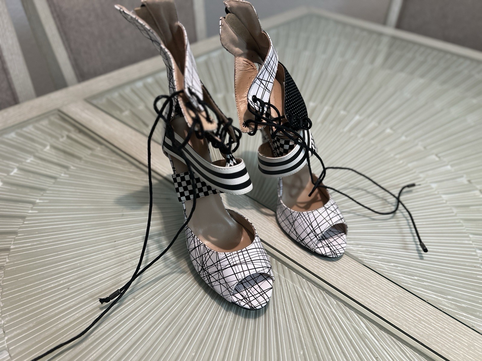Women’s Black/White Geometric Open Toe Strappy Stiletto Lace-Up Synthetic 9.5