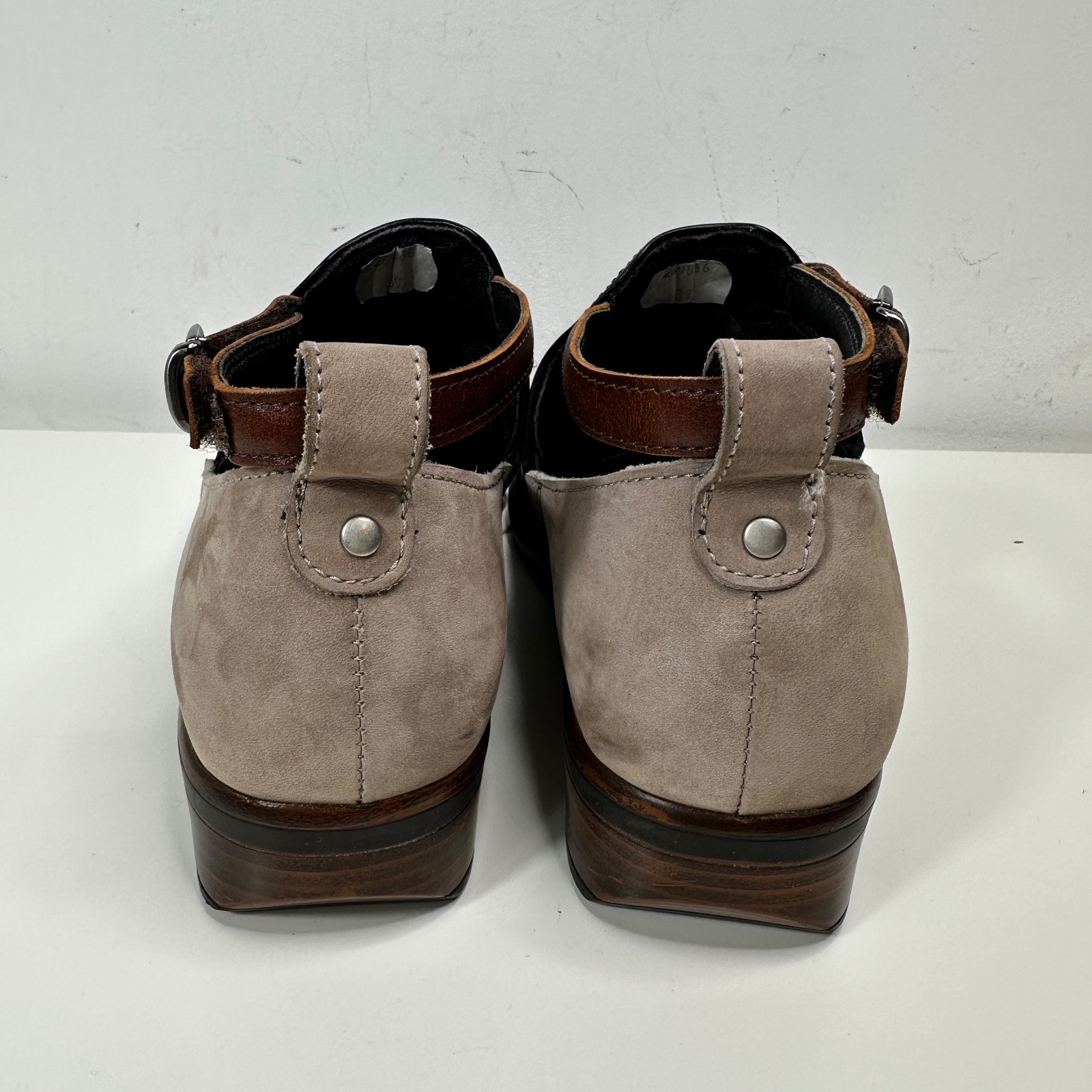 Naot Kamsin Transitional Bootie Cutout Leather Black/Stone Luggage Women’s EU 39
