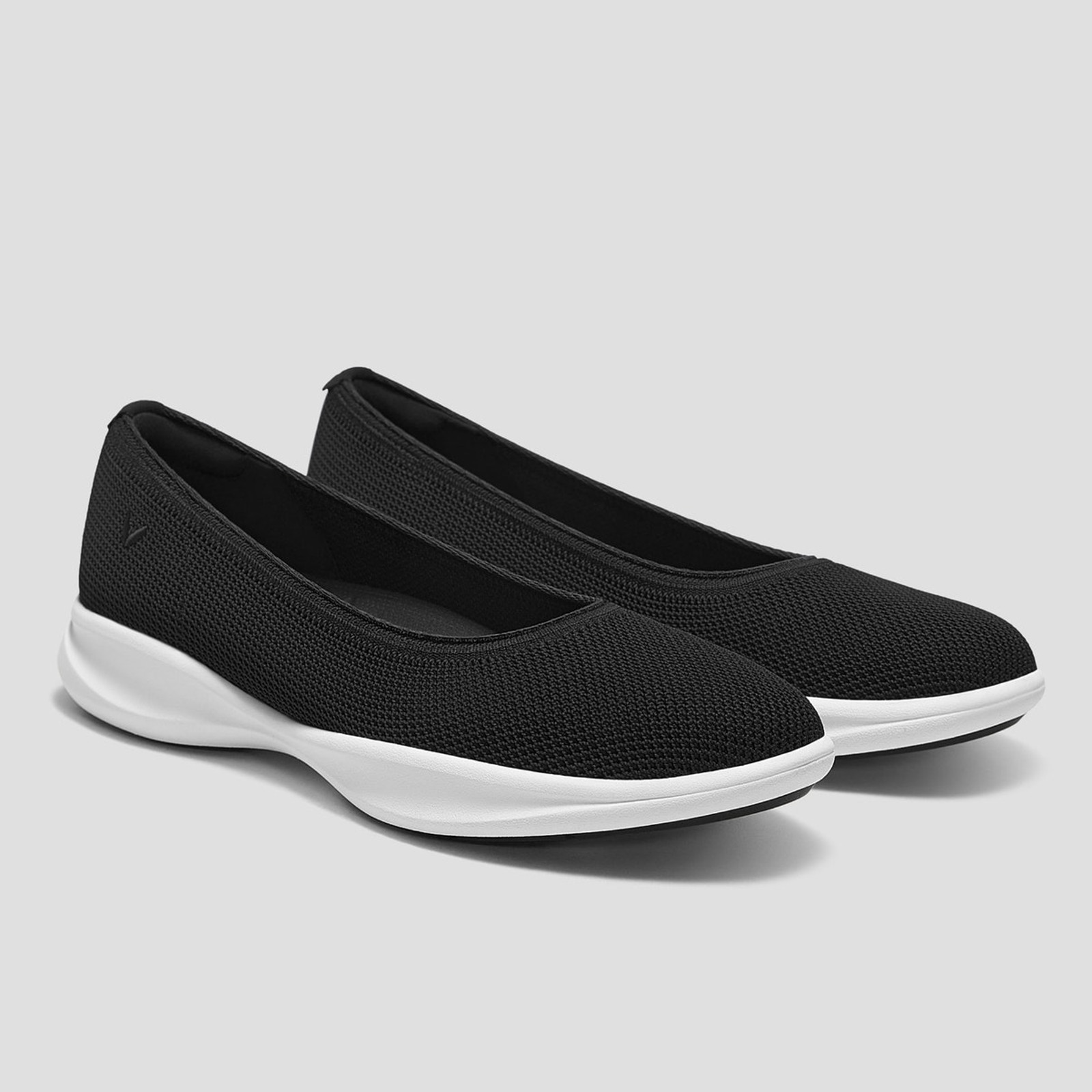 Vivaia Izabel Walker Pro Hybrid Comfort Support Knit Water RPT Flats Black 10.5