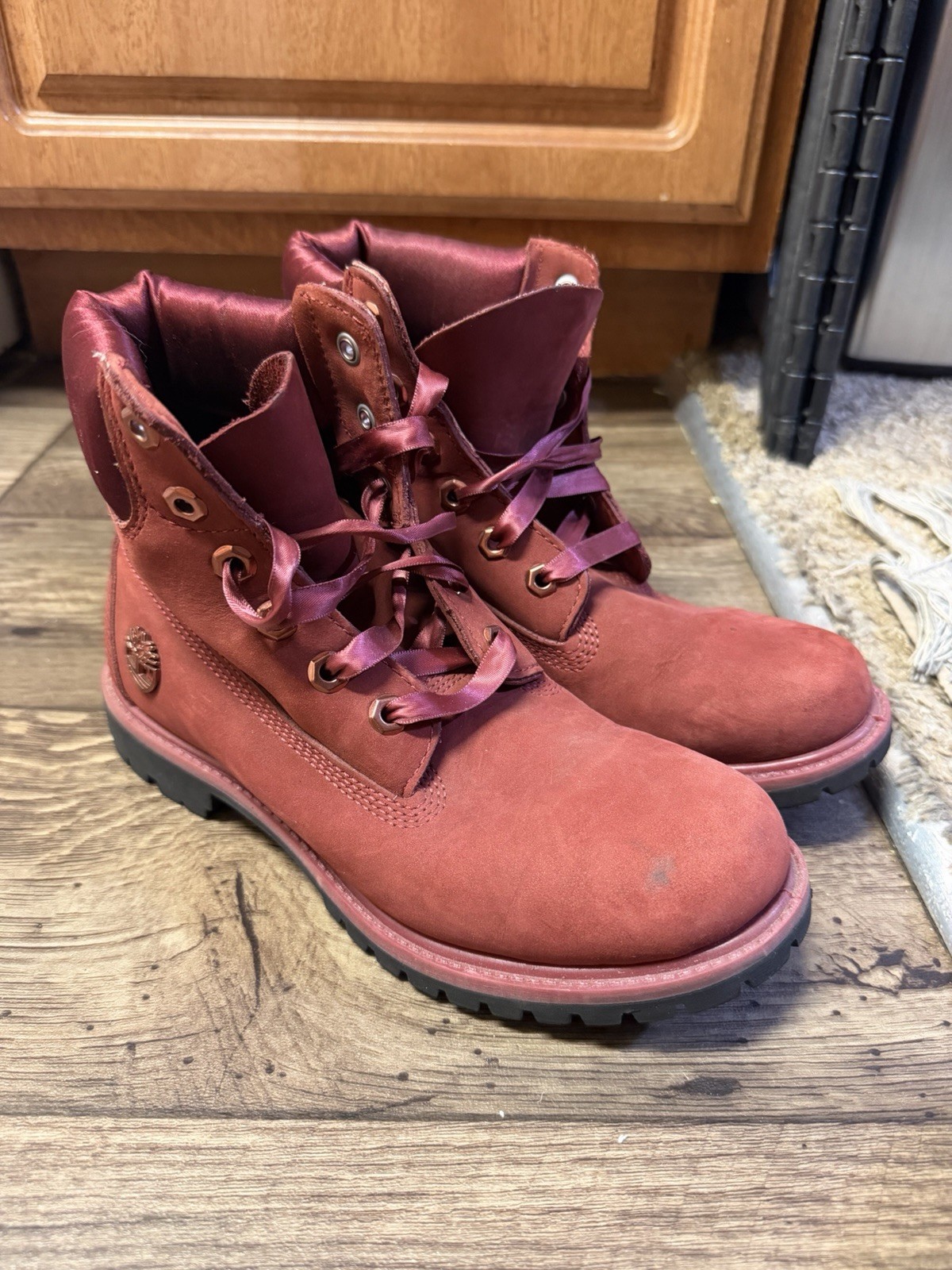 Timberland Women’s 6” Premium Waterproof burgundy Nubuck US 8