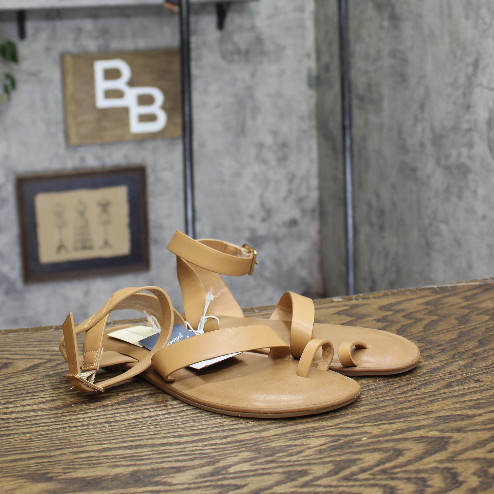 Universal Thread Womens Sol Toe Loop Ankle Strap Sandals 92609426 Tan Brown 6M