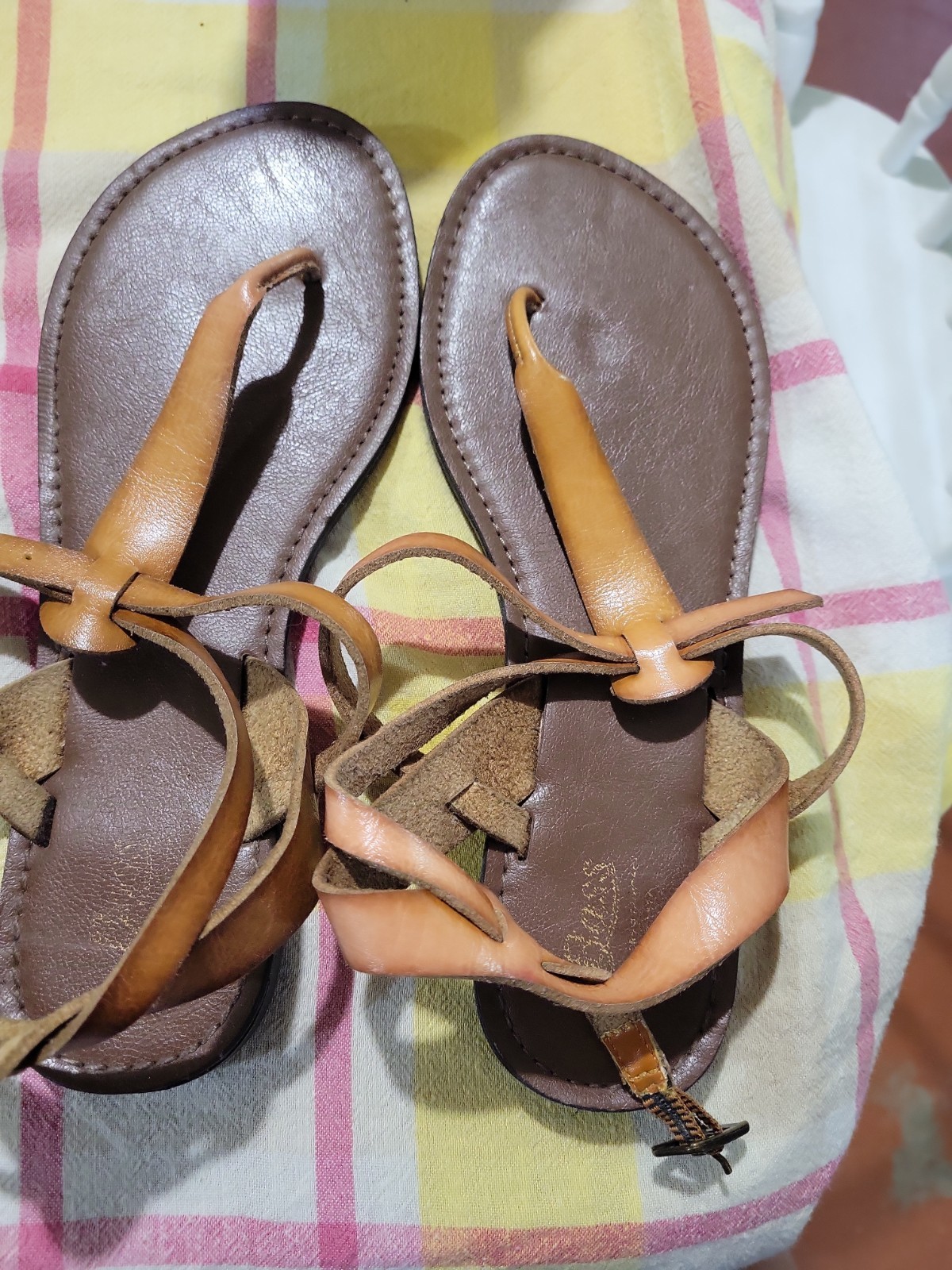 2 pair Women’s G.H. Bass. 6.5M Sandals Casey Model All Man-Made Materials